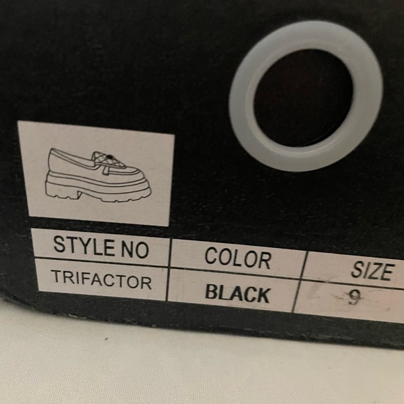 Fashion Nova shoes, black, size 9 - Picture 2 of 7